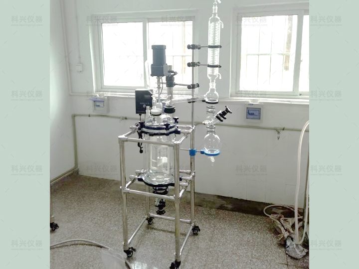 上?？婆d儀器與四川某大學合作現場